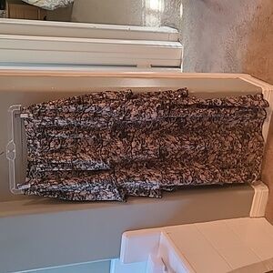 NWT Melloday skirt, hi-low, lined, size m, black metallic floral print, tiered